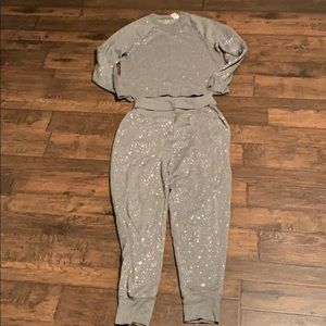 Aerie Pajamas 2 piece Gray Stars